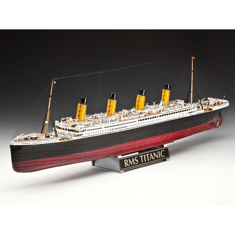 Maqueta Revell R.M.S Titanic 100th Anniversary Edition Includes 6