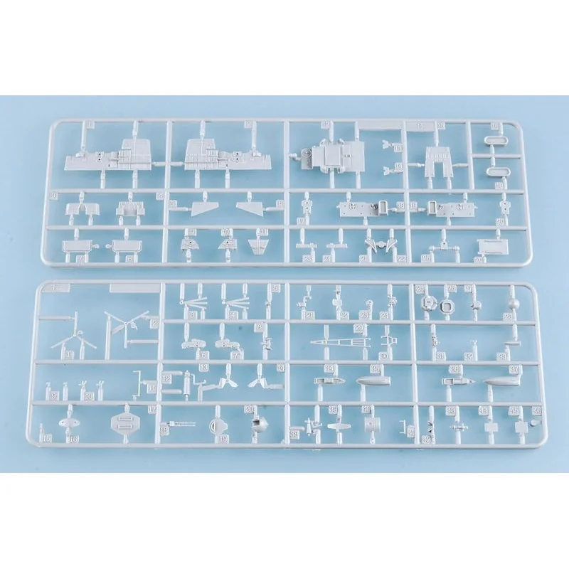 TRUMPETER SCALE MODELS -5722 - Maqueta 