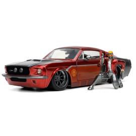 FORD Mustang Shelby GT500 con figura de STAR LORD Guardianes de la Galaxia 1967