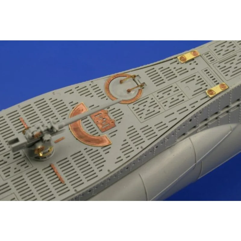 1:144 U-Boat VIID (diseñado para ser ensamblado con maquetas de Revell)
