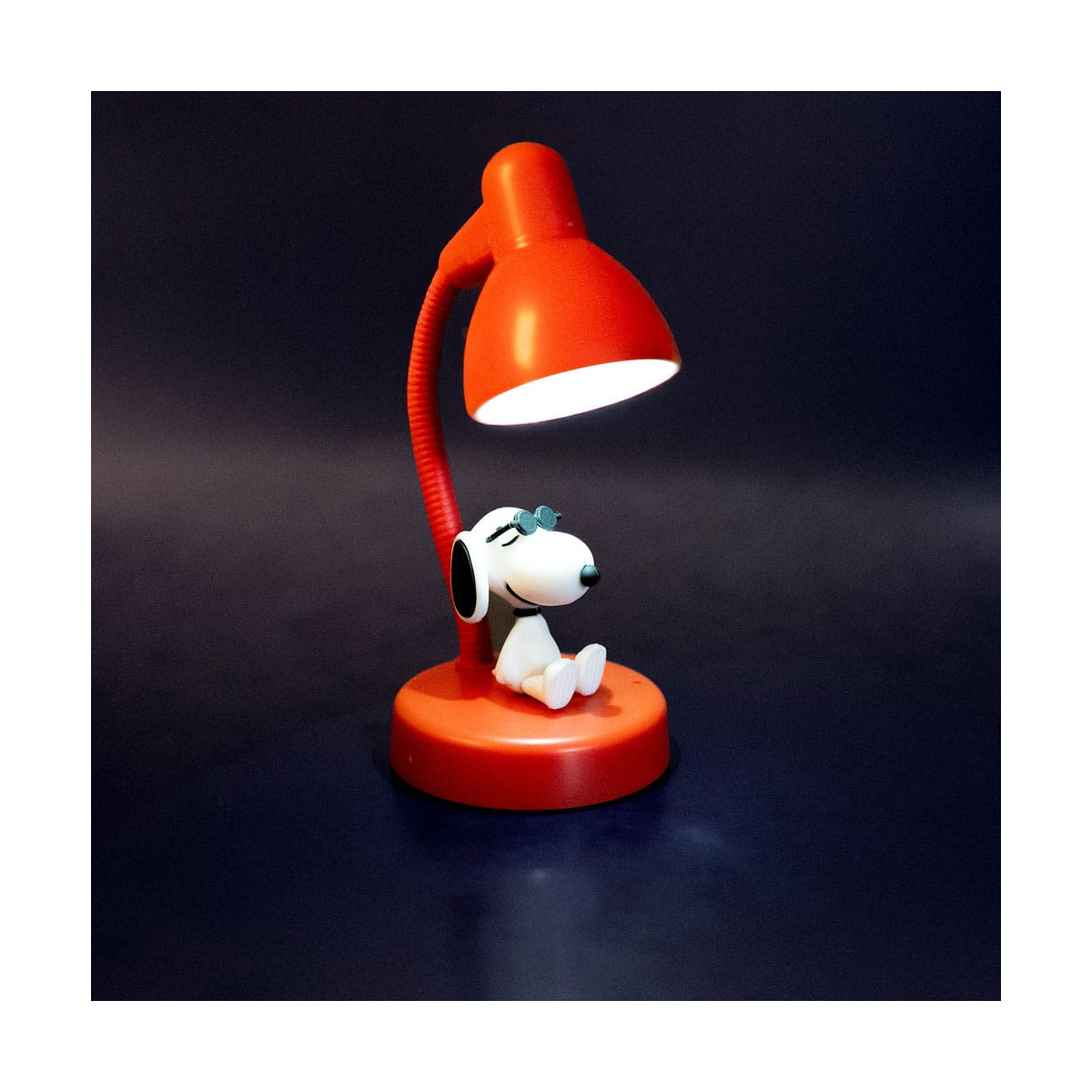 Peanuts - mini LED lamp with 11 cm Snoopy figure Peanuts - mini LED lamp with 11 cm Snoopy figure