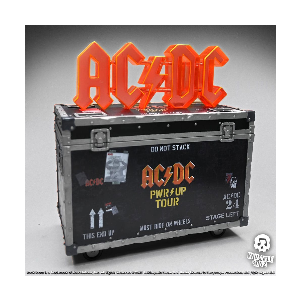 Figurita AC/DC - Rock Ikonz On Tour PWR UP Tour Road Case statuette