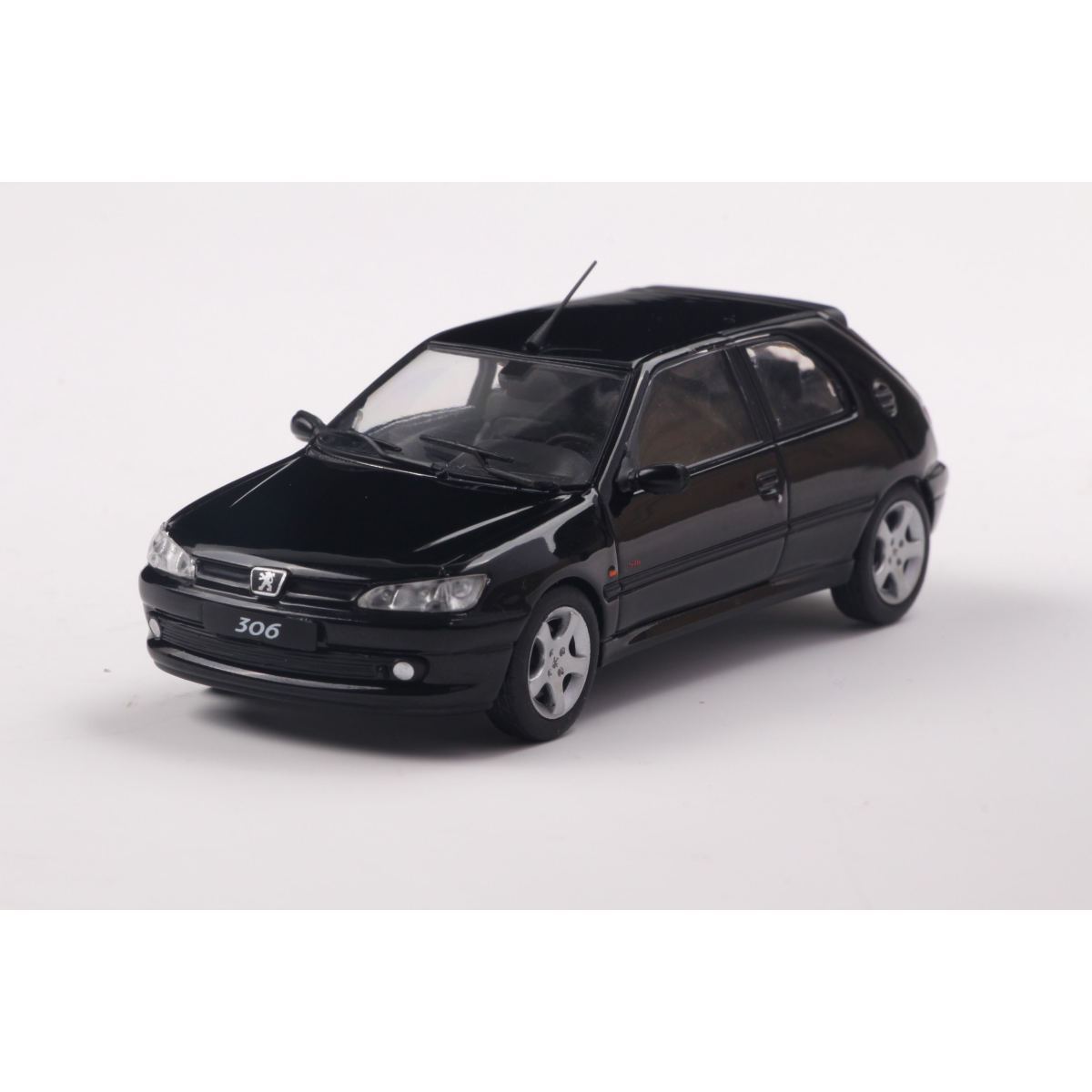 Coche en miniatura PEUGEOT 306 S16 NOIR ONYX 1994 1/43