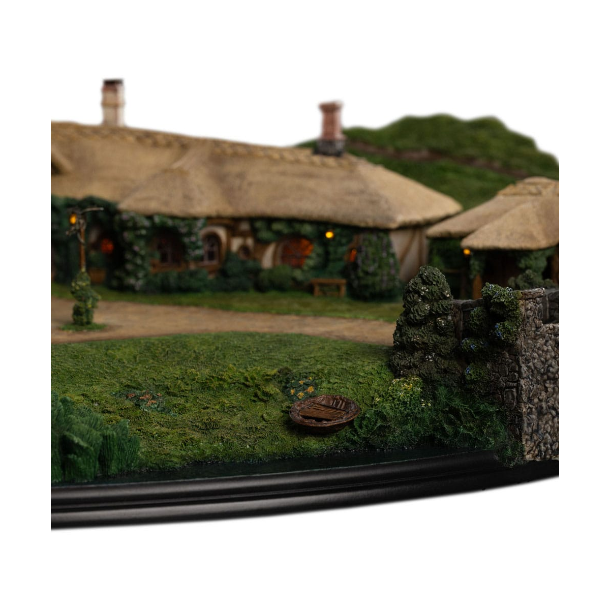 WETA861004762 The Lord of the Rings statuette The Green Dragon Inn
